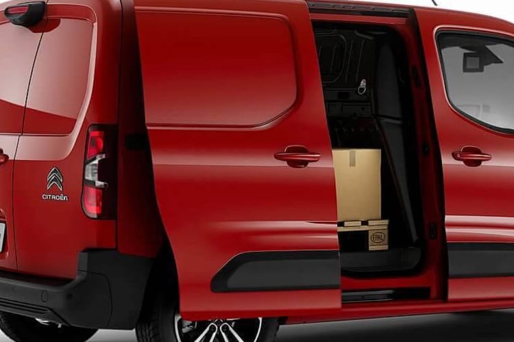 3978592 1.5 D 100 Plus M 5dr