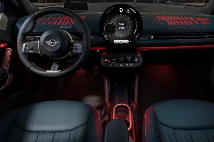 4050727 135kW E Monochrome 43kWh 5dr Auto