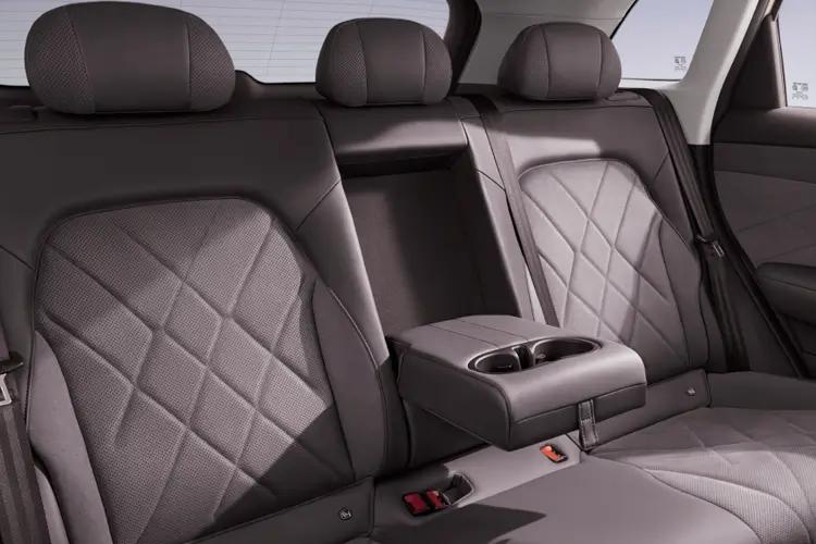 4040879 266kW Trophy EV Dual Motor 77kWh 5dr Auto