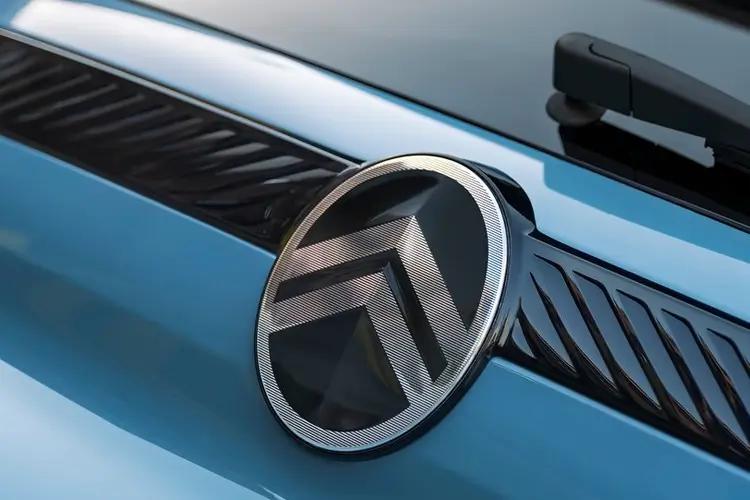 4043620 83kW 44kWh Standard Range Van Plus Auto