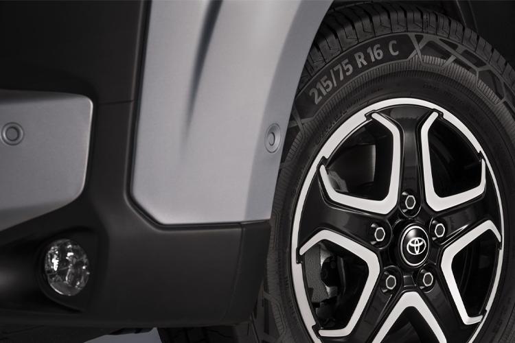 4049360 2.2D 140 Icon H2 Van